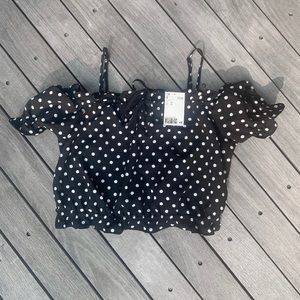 h&m puff sleeve crop top | black white polka dot